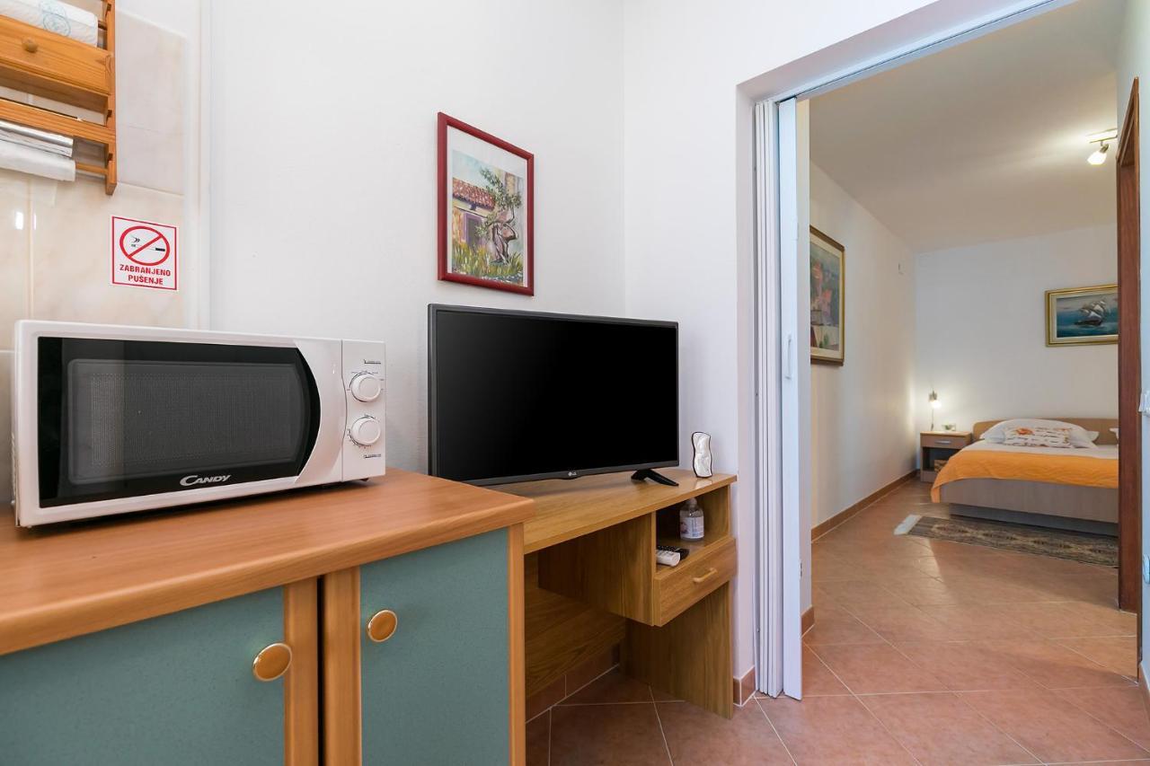 Apartments Marija Funtana Luaran gambar