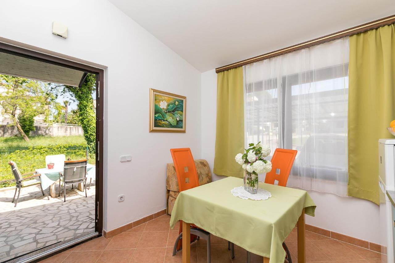 Apartments Marija Funtana Luaran gambar