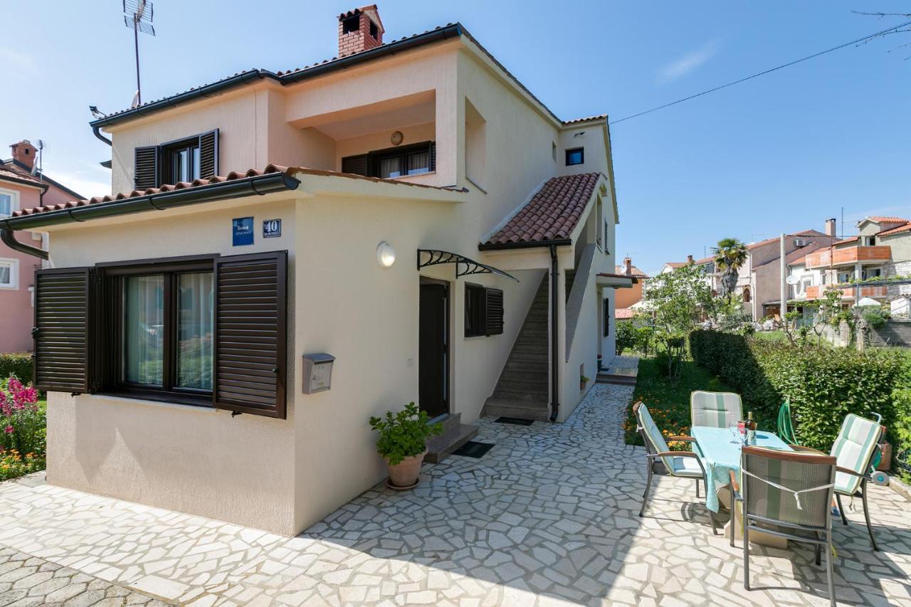 Apartments Marija Funtana Luaran gambar