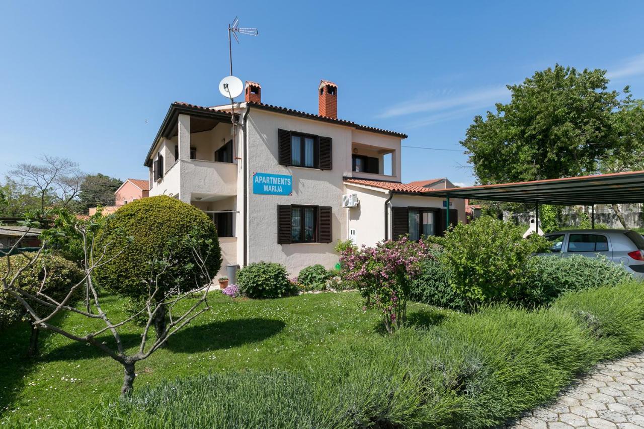 Apartments Marija Funtana Luaran gambar