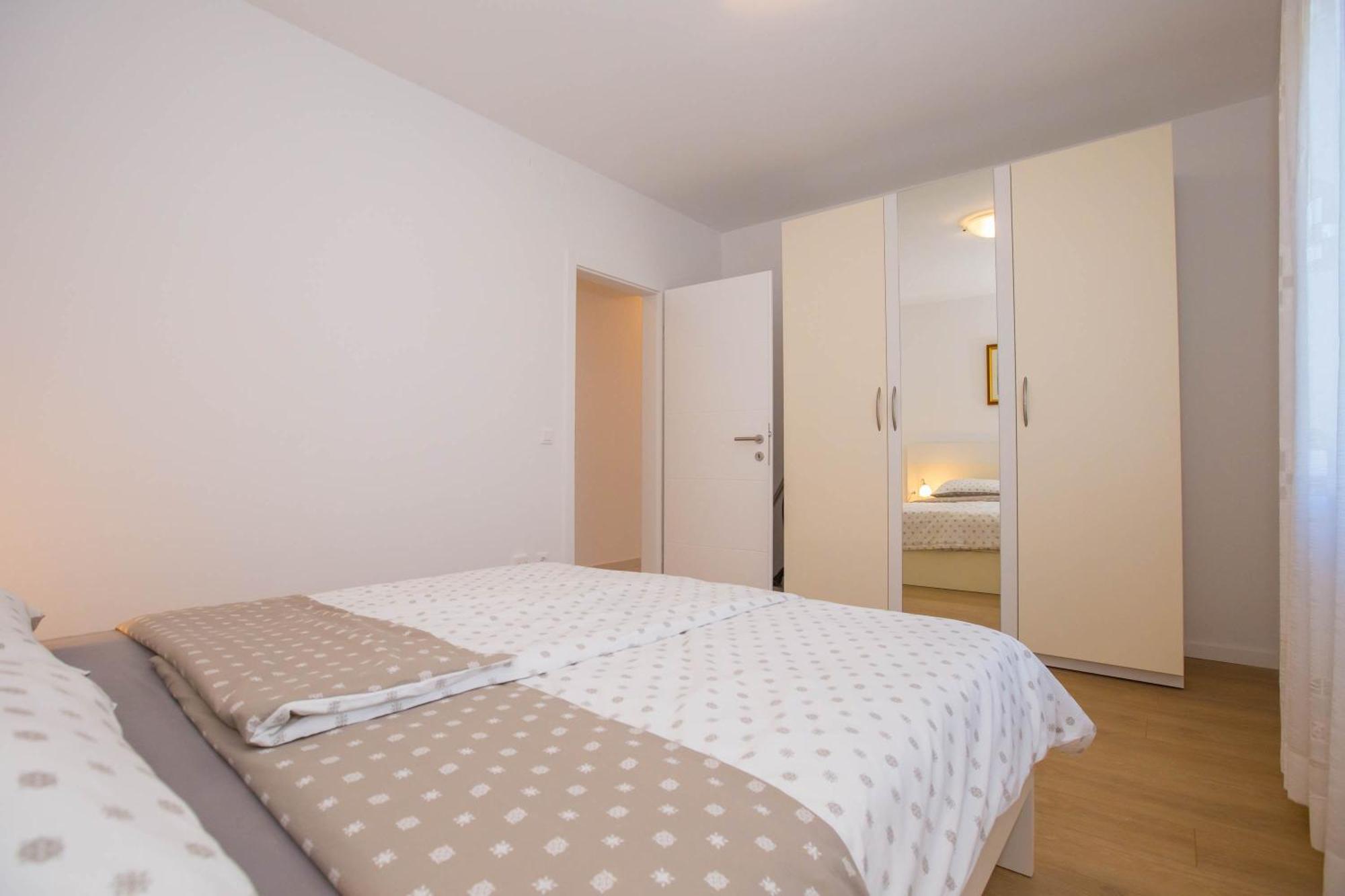 Apartments Marija Funtana Luaran gambar
