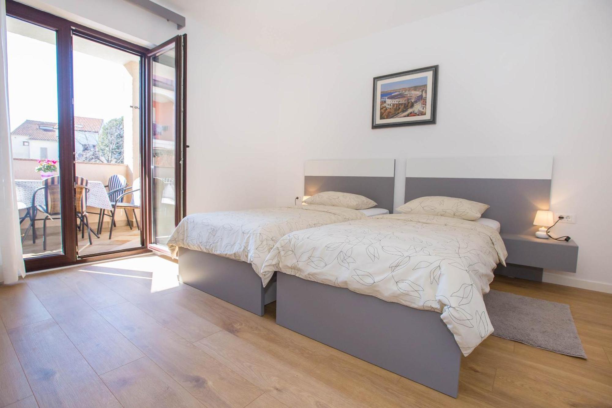 Apartments Marija Funtana Luaran gambar