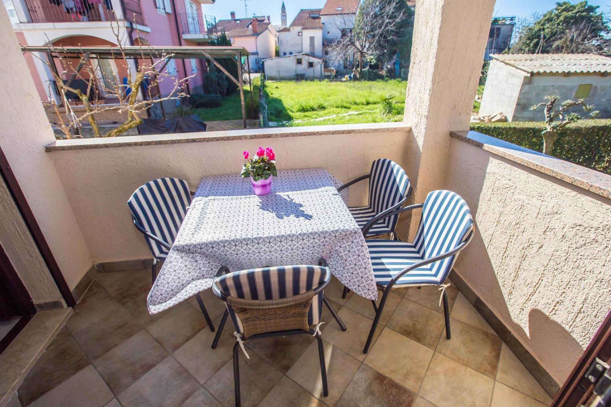 Apartments Marija Funtana Luaran gambar