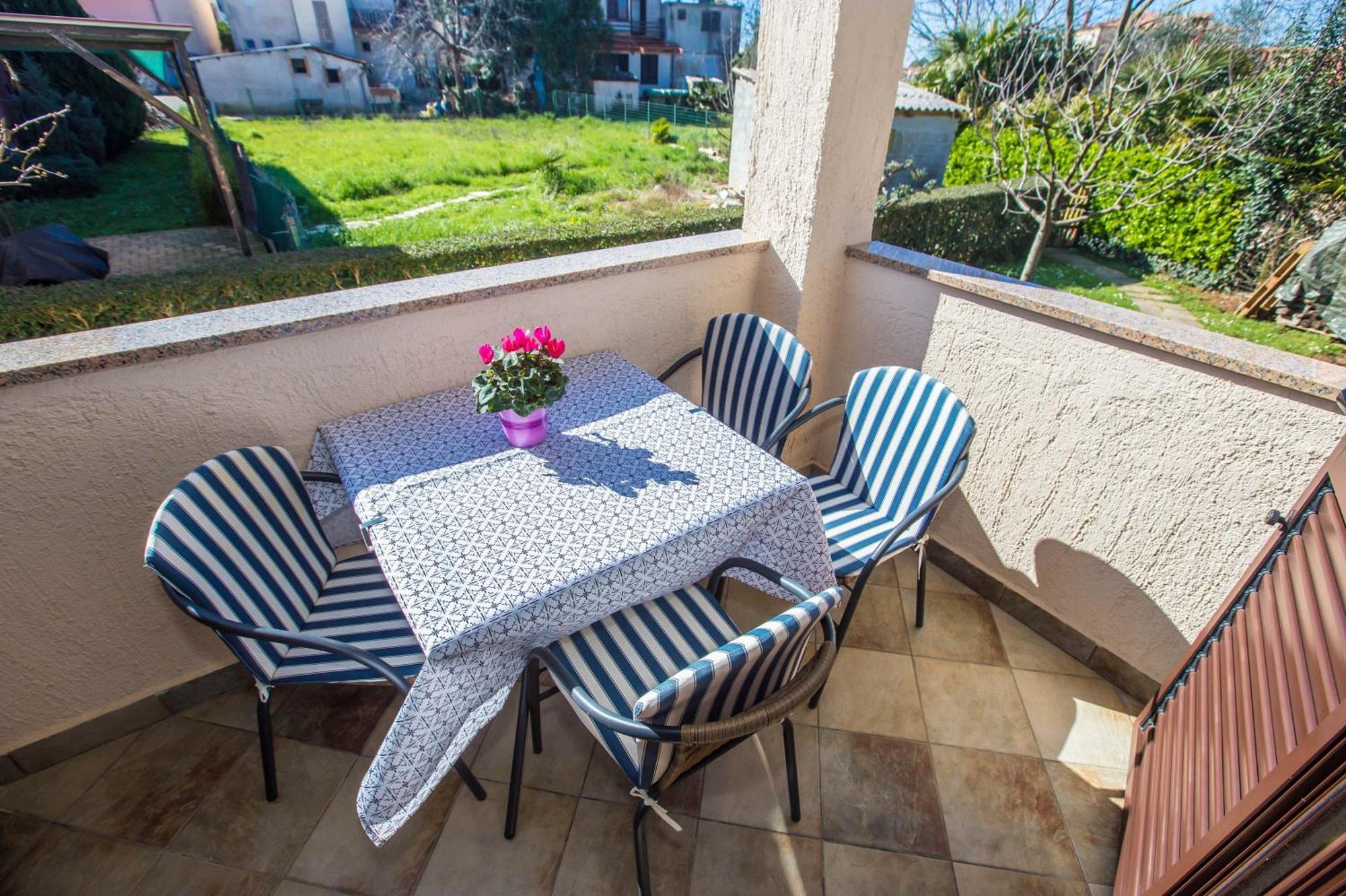 Apartments Marija Funtana Luaran gambar